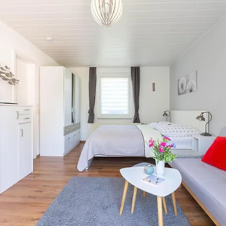 Sonnenblumenhaus 01 Prerow