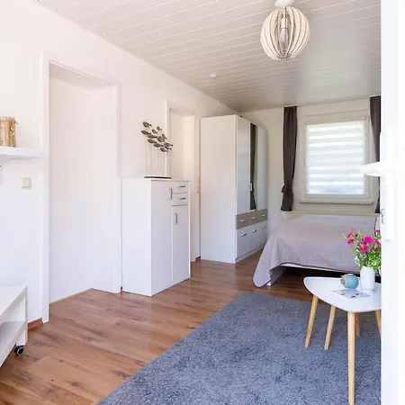 Sonnenblumenhaus 01 * Prerow