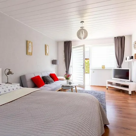 Sonnenblumenhaus 01 Prerow